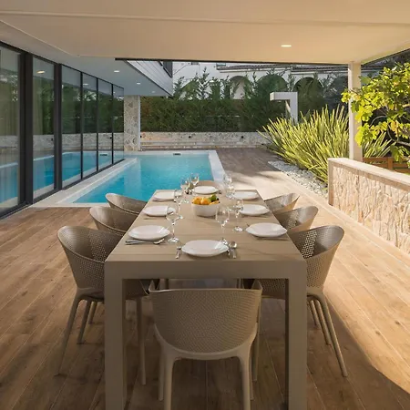 4 Bedroom Beautiful In * Funtana