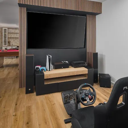 4 Bedroom Beautiful In