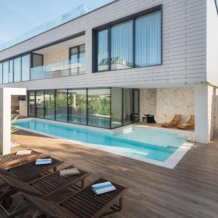 4 Bedroom Beautiful In * Funtana