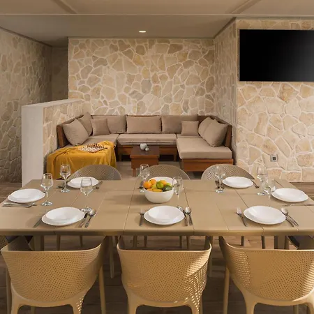 4 Bedroom Beautiful In Holiday home
