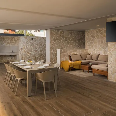Holiday home 4 Bedroom Beautiful In *